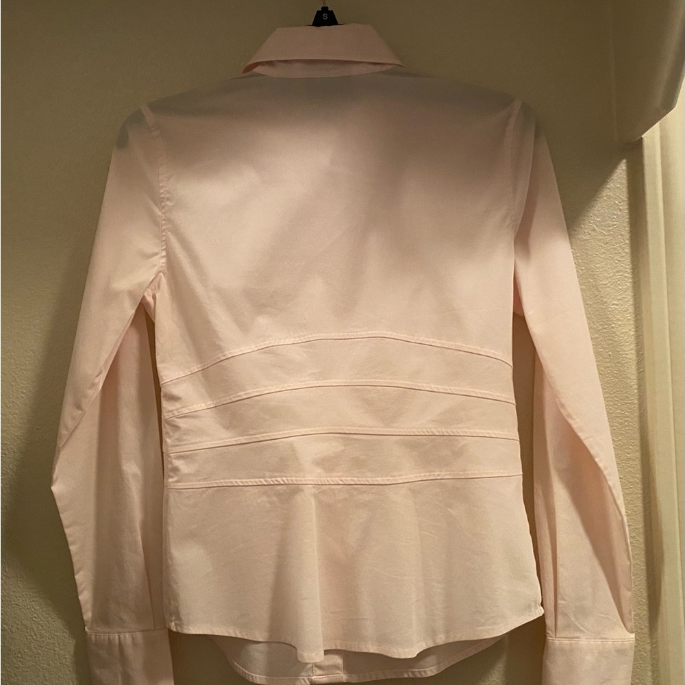 10/10$. Bundle 10 (4-5$) items for 10$. Ideology pink top with cute detailing - Picture 2 of 9